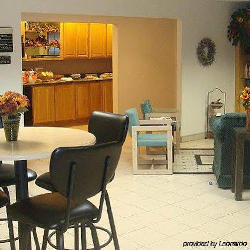 Americas Best Value Inn & Suites - Bluffton Quarto foto